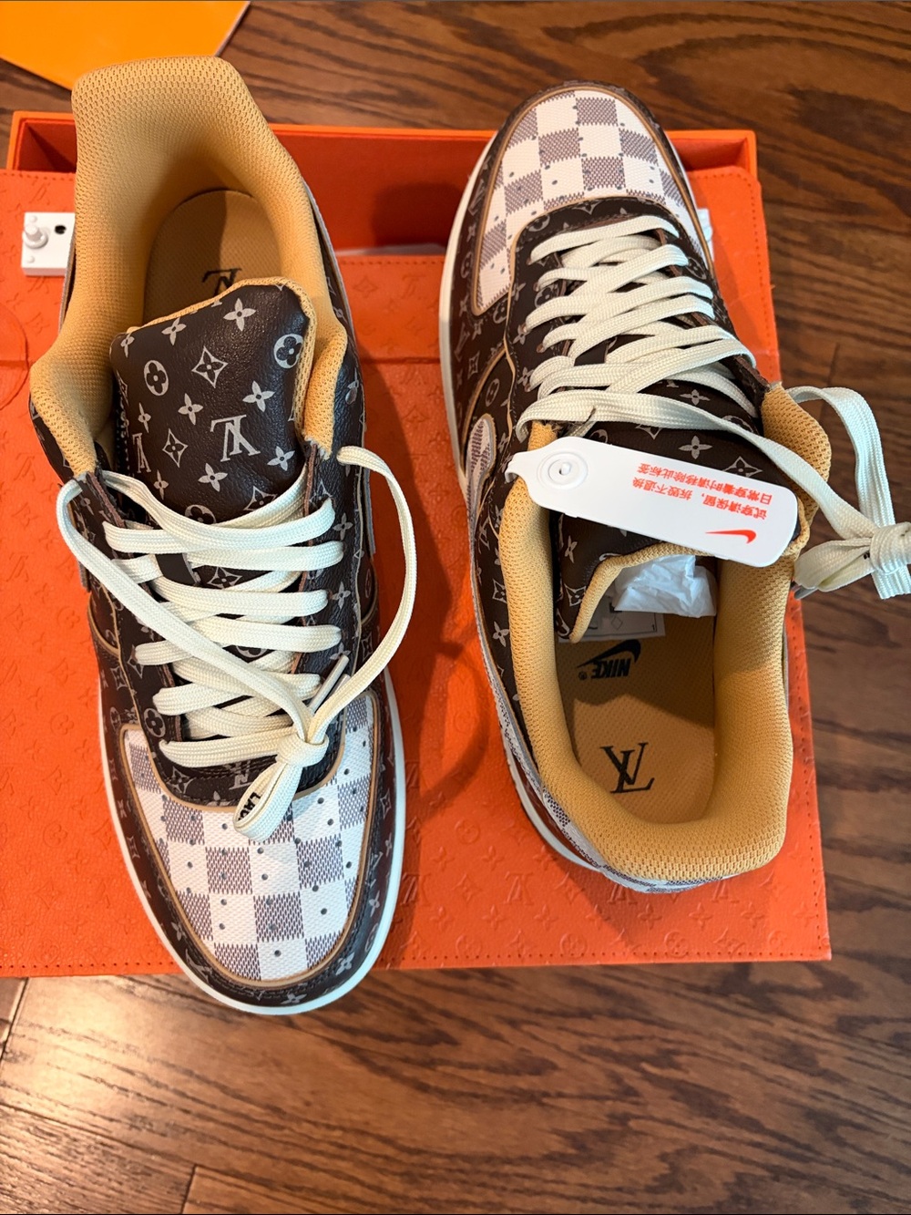Louis Vuitton Nike Men’s Monogram & Checkerboard Low-Top Sneakers - Picture 7 of 13